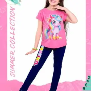 تيشيرت وردي برسمة يونيكورن كيوت بألوان قوس قزح، مع بنطلون  كحلي  مزين بكلمة "Unicorn"